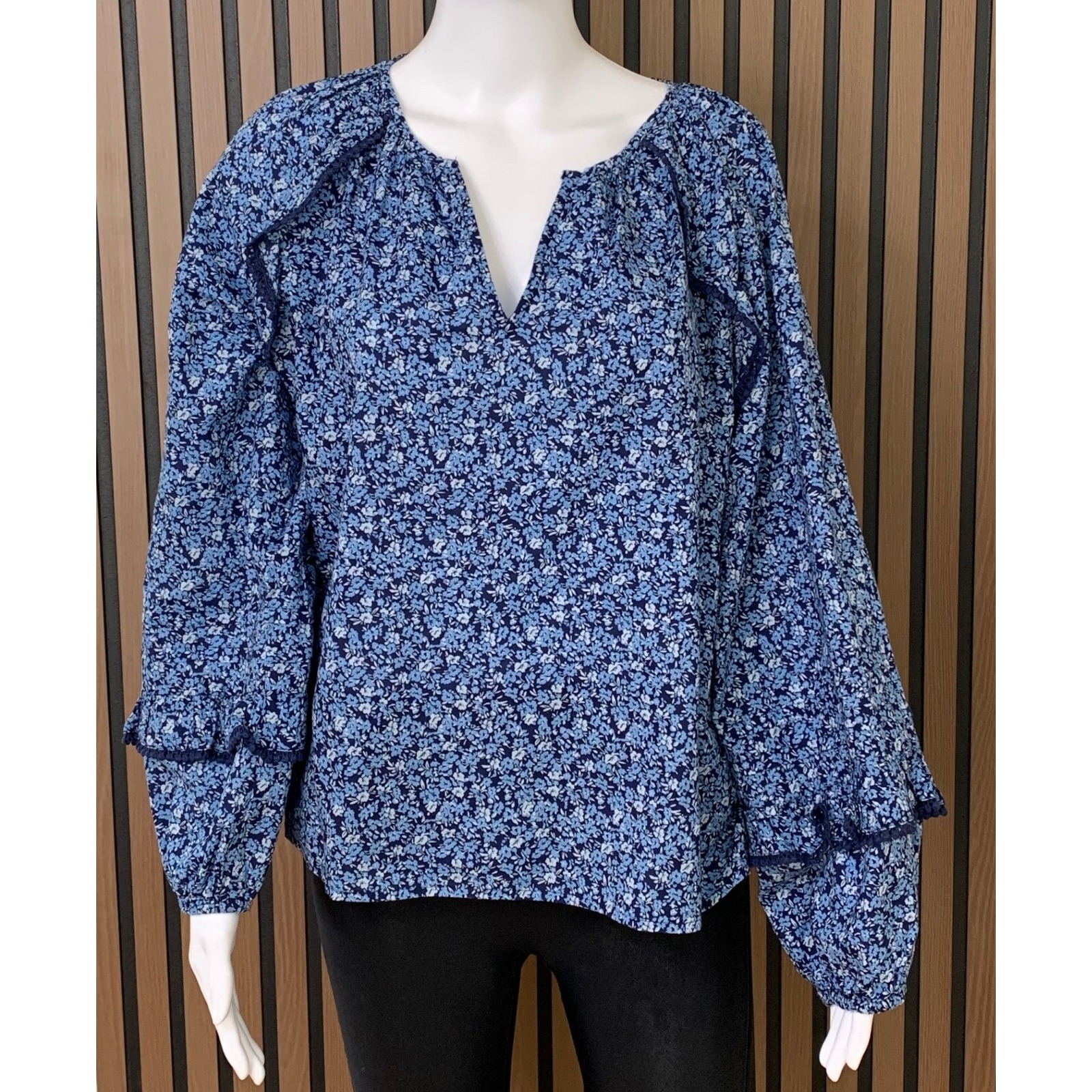 J.Crew Re-Imagined Blue Floral Ruffle Sleeve Cotton Blouse Large L Split Neck